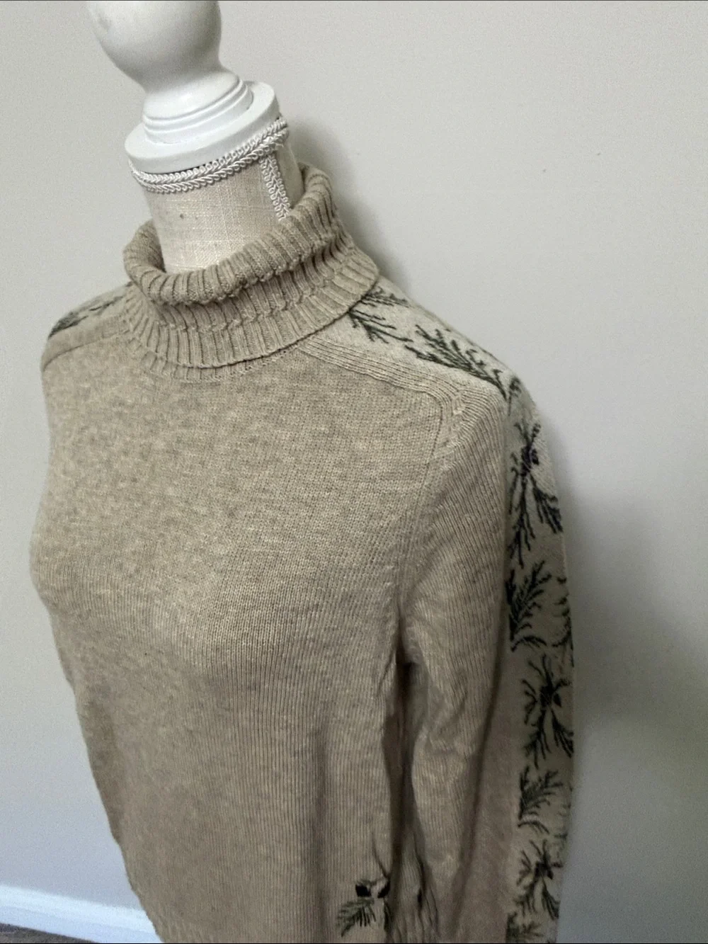 Woolrich Turtleneck Sweater Green Embroidered Sleeves with Pine Tree Needles